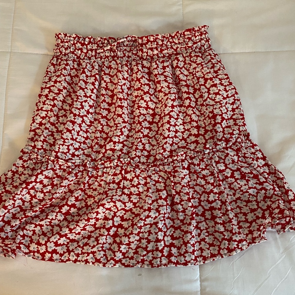 RED AND WHITE SKIRT
